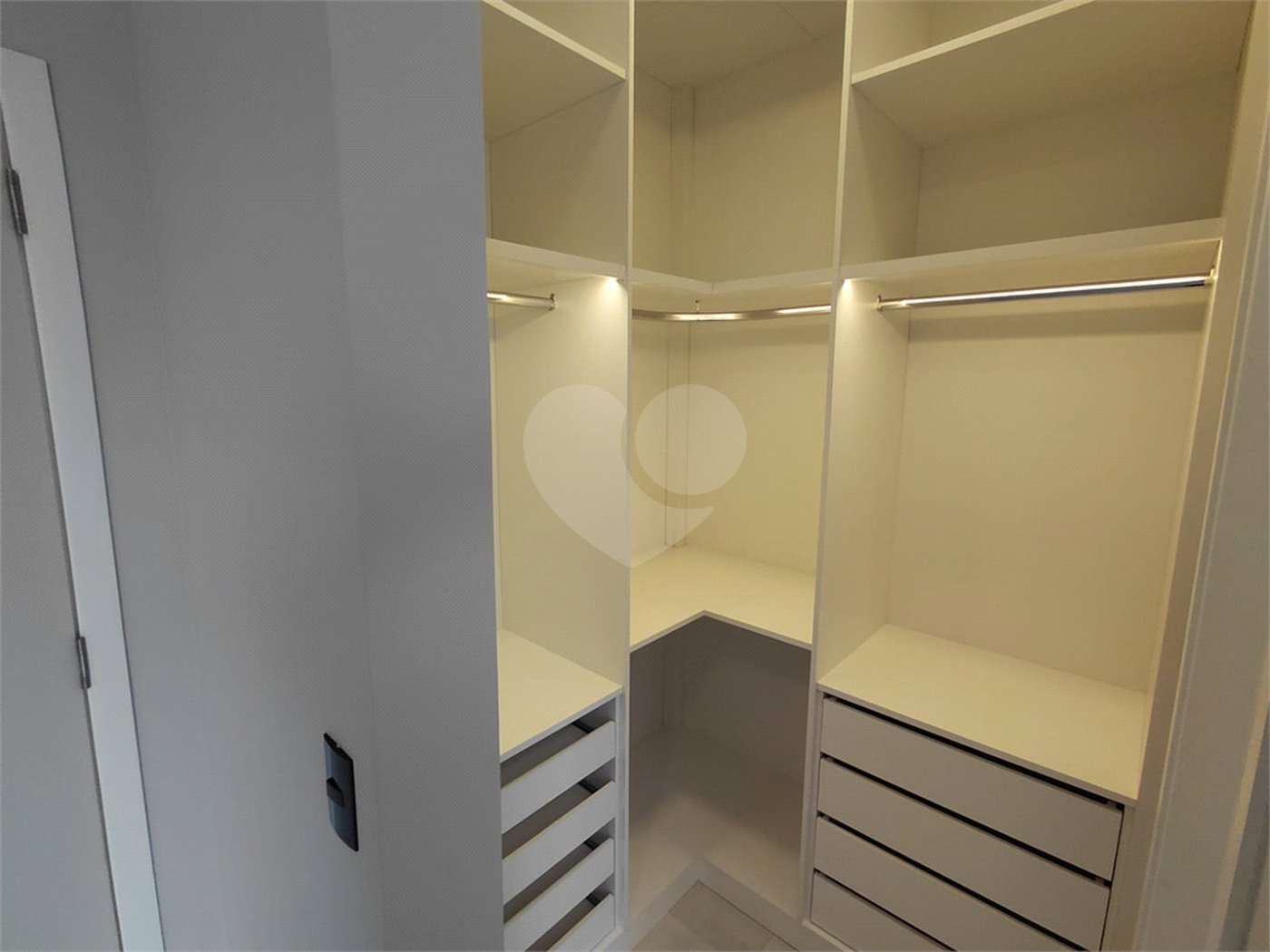 Casa à venda com 3 suítes no condomínio Residencial Milano, Indaiatuba - SP