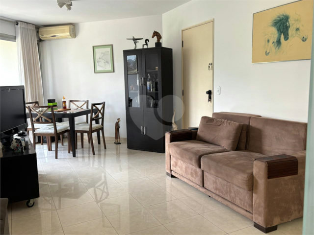 Apartamento à venda com 2 quartos, sendo 1 suíte,  em Vila Madalena, São Paulo, SP