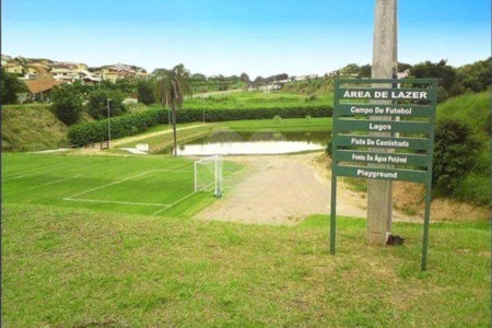 Casa à venda com 3 quartos, sendo 1 suíte, no condomínio Residencial Delle Stelle, Louveira - SP