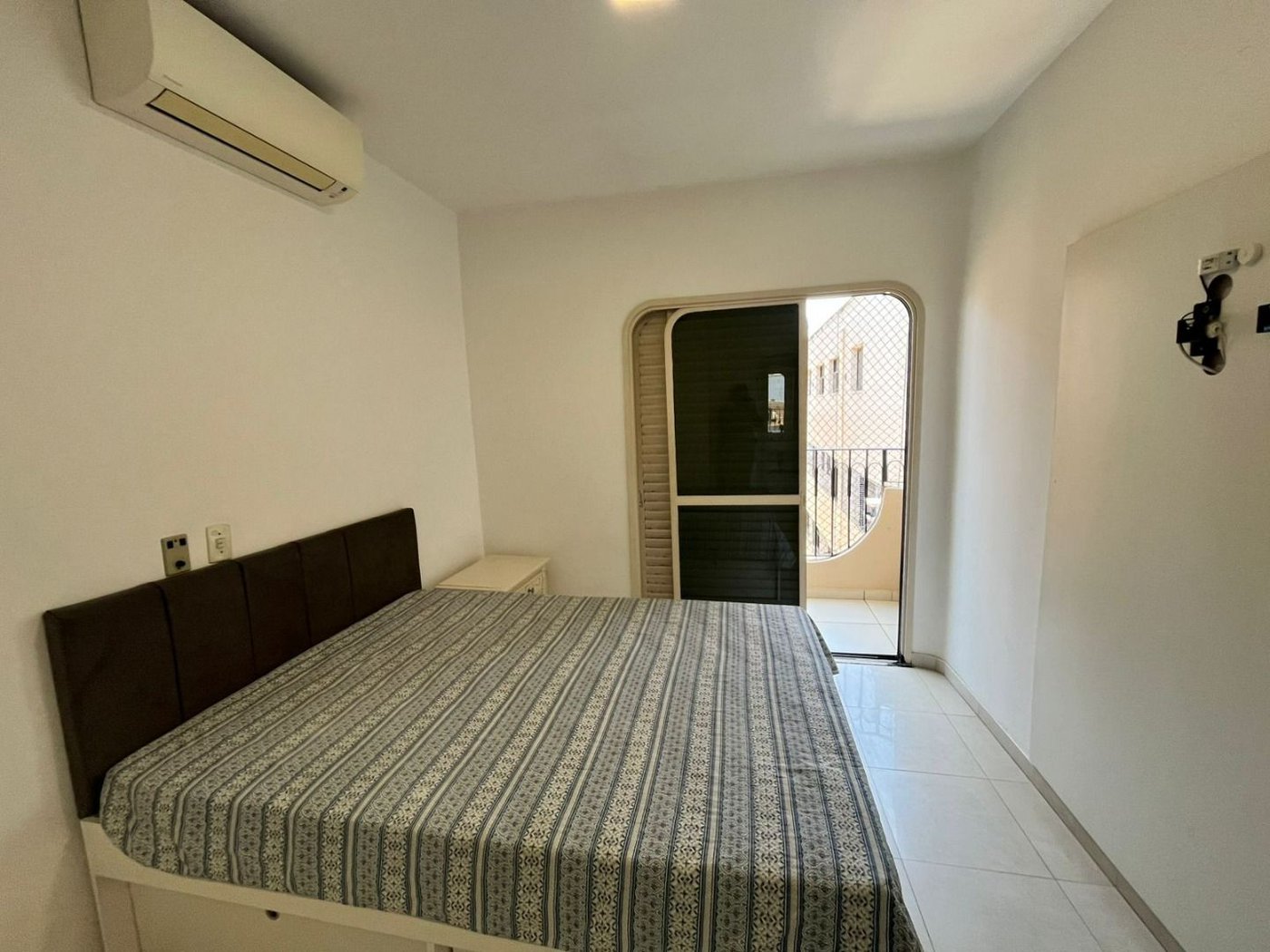 Apartamento com 3 dormitórios à venda, 120 m² por R$ 930.000,00 - Balneário Cidade Atlântica - Guarujá/SP