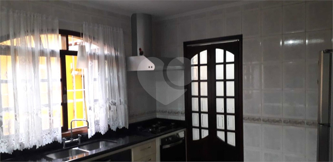 Casa à venda com 3 quartos, sendo 1 suíte, em Vila Gustavo, São Paulo, SP