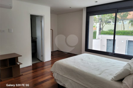 Casa à venda com 3 suítes em Jardim Prudência, São Paulo, SP
