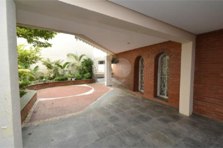 Casa à venda com 5 quartos, sendo 2 suítes, em Vila Galvão, Guarulhos, SP