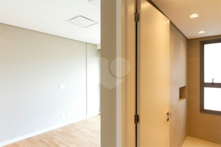 Apartamento à venda ou para alugar com 3 suítes em Moema, São Paulo, SP