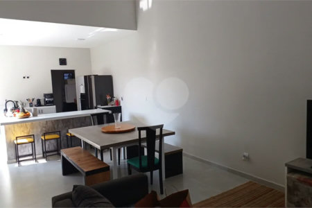 Casa Térrea à venda com 3 suítes em Pinheirinho, Vinhedo, SP