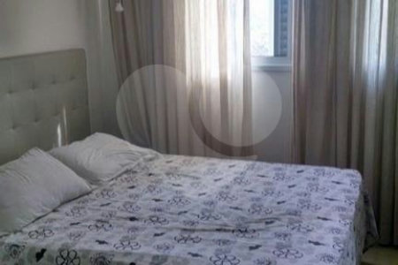 Apartamento à venda com 3 quartos, sendo 1 suíte,  em Jardim Ester Yolanda, São Paulo, SP