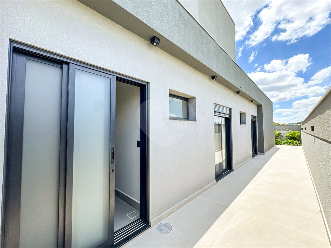 Casa à venda com 3 suítes no condomínio Villa dos Pinheiros, Indaiatuba - SP