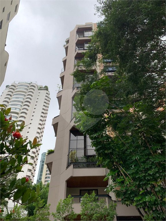 Apartamento à venda com 4 quartos, sendo 2 suítes, em Real Parque, São Paulo, SP