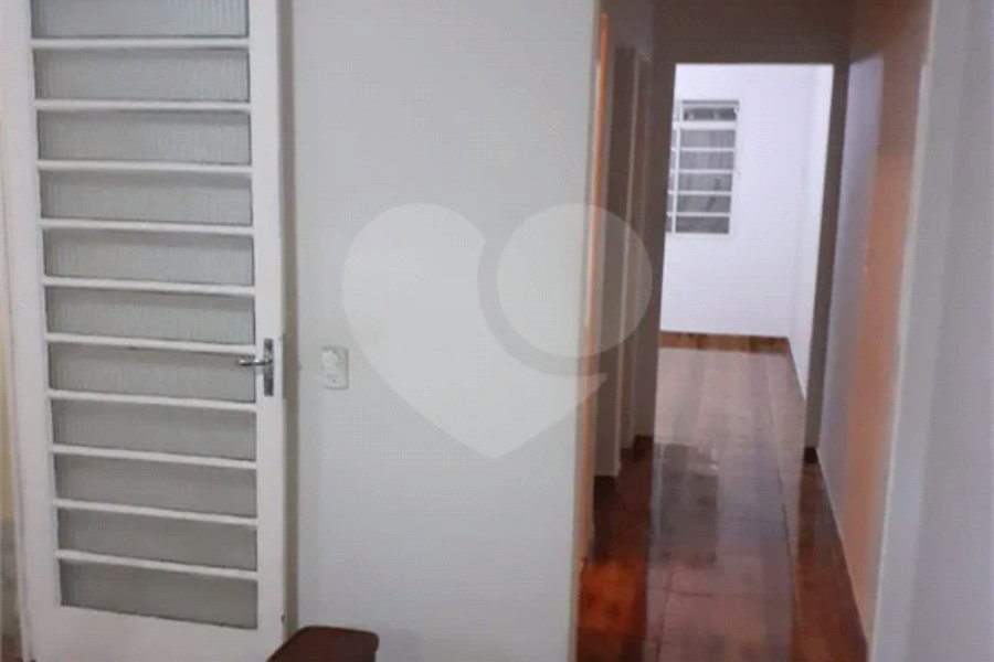 Sobrado à venda com 4 quartos, sendo 1 suíte, em Campo Limpo, São Paulo, SP