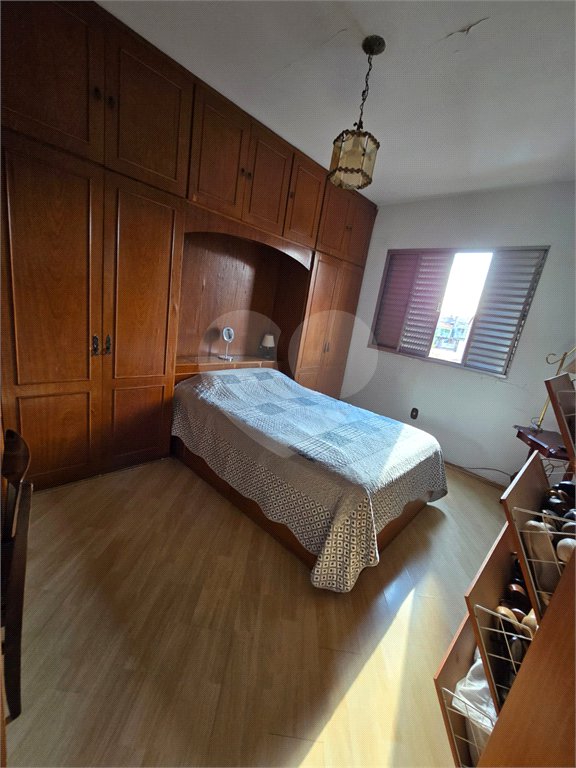 Sobrado à venda com 5 quartos, sendo 1 suíte, em Vila Bonilha, São Paulo, SP