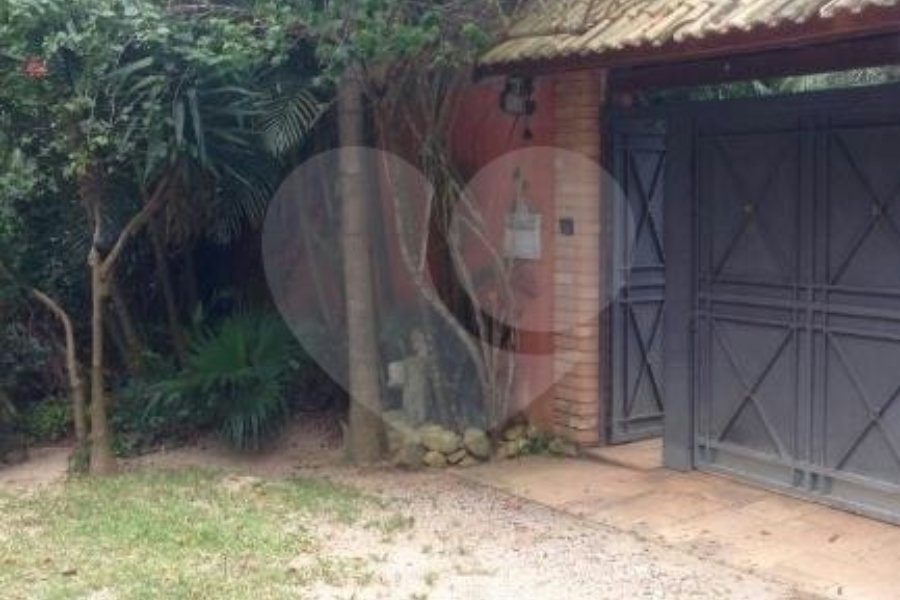 Sobrado à venda com 4 quartos, sendo 2 suítes, em Alpes da Cantareira, Mairiporã, SP
