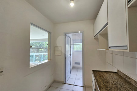 Apartamento à venda com 2 quartos, sendo 1 suíte, em Alto da Boa Vista, São Paulo, SP