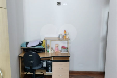 Sobrado à venda com 3 quartos, sendo 2 suítes, em Cidade Cruzeiro do Sul, Suzano, SP