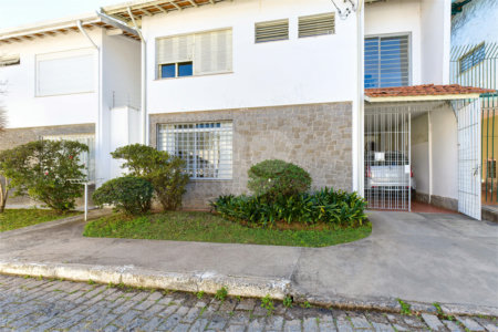 Casa de Vila à venda com 4 quartos, sendo 1 suíte, em Alto da Boa Vista, São Paulo, SP
