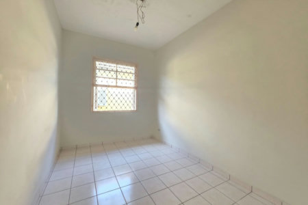 Sobrado com 3 dormitórios à venda, 129 m² por R$ 638.000,00 - Encruzilhada - Santos/SP