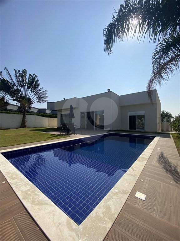 Casa à venda com 3 suítes no condomínio Palmeiras Imperiais, Salto - SP