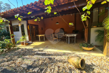 Casa Térrea à venda com 4 quartos, sendo 2 suítes, em Interlagos, São Paulo, SP