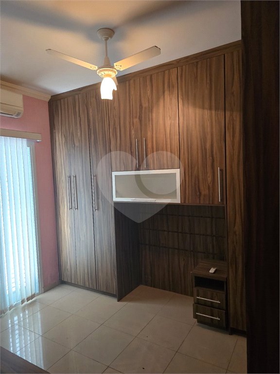 Casa à venda com 4 quartos, sendo 1 suíte, no condomínio Raizes, Paulínia - SP
