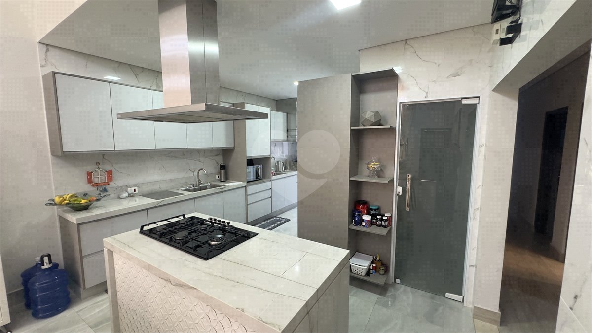 Casa à venda com 3 quartos, sendo 1 suíte, no condomínio Jardim Residencial Dona Maria José, Indaiatuba - SP