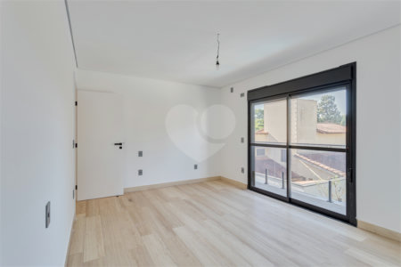 Casa à venda com 4 suítes no condomínio Villa Suiça, São Paulo - SP