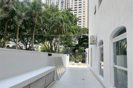 Apartamento à venda com 3 quartos, sendo 2 suítes,  em Bela Vista, São Paulo, SP