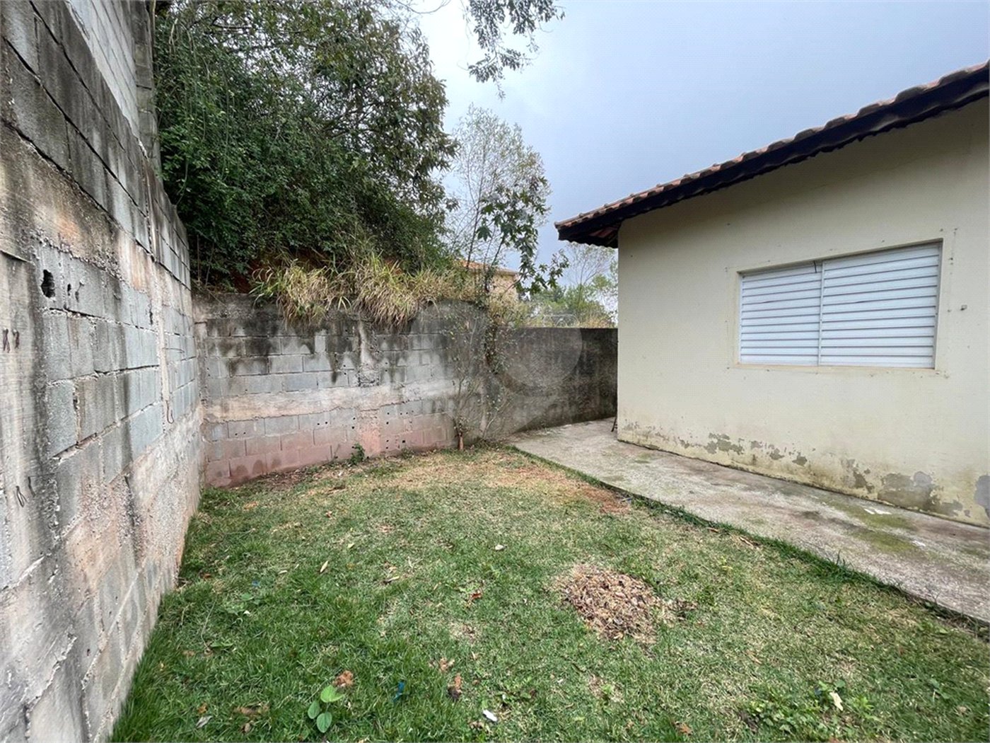 Sobrado à venda com 2 quartos, sendo 1 suíte, em Loteamento Jardim do Sol (mailasqui), São Roque, SP