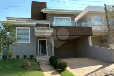 Casa à venda com 3 suítes no condomínio Picollo, Louveira - SP