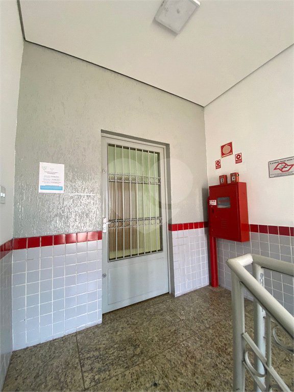 Sala para alugar em Vila Romanópolis, Ferraz de Vasconcelos, SP