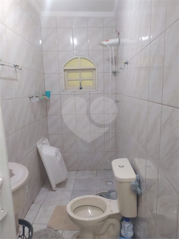 Sobrado à venda com 3 quartos, sendo 1 suíte, em Cidade Tiradentes, São Paulo, SP