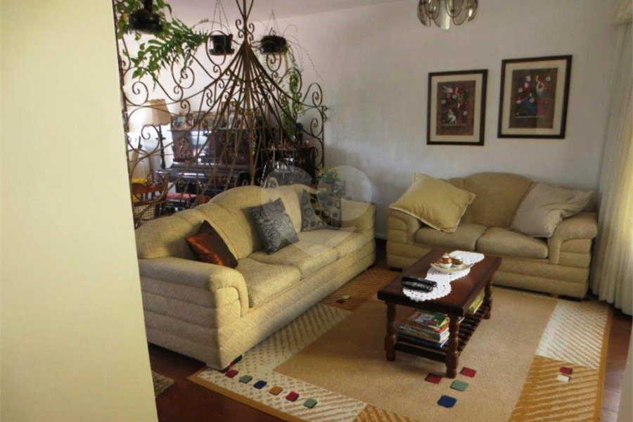 Sobrado à venda com 4 quartos, sendo 1 suíte, em Tucuruvi, São Paulo, SP