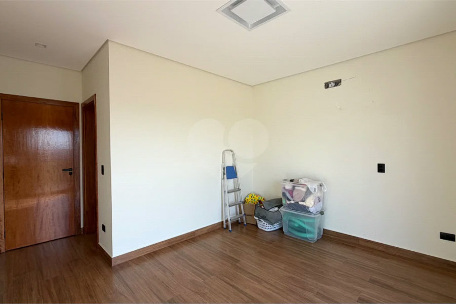 Casa de alto padrão com 3 suítes no Condomínio Damha 2,