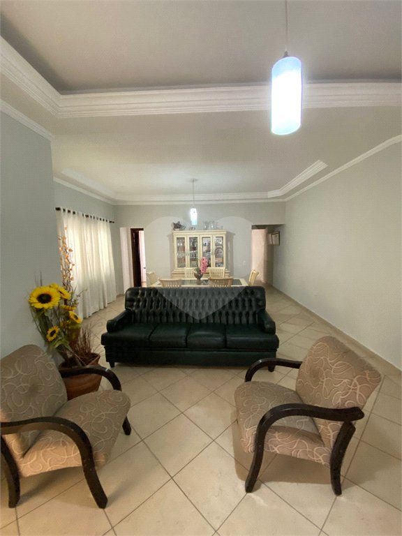 Sobrado à venda com 5 suítes em Jardim dos Ipês, Suzano, SP