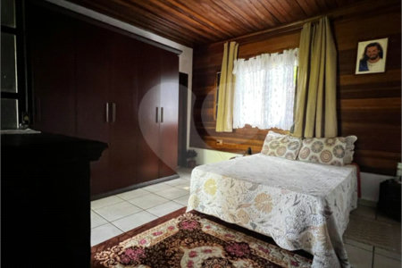 Casa à venda com 3 quartos, sendo 1 suíte, no Centro, Guararema, SP