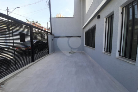 Sobrado à venda com 4 quartos, sendo 3 suítes, em Vila Paulicéia, São Paulo, SP