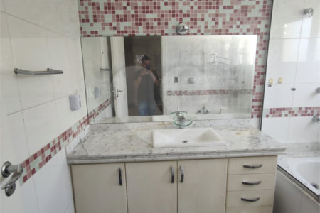 Casa à venda com 3 suítes no condomínio Residencial Suzano, Suzano - SP