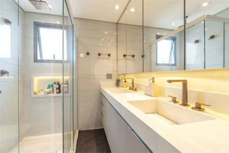 Apartamento à venda com 4 quartos, sendo 3 suítes,  em Jardim das Acácias, São Paulo, SP