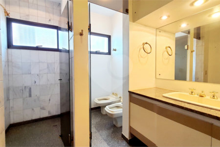 Apartamento à venda com 4 quartos, sendo 2 suítes,  em Vila Seixas, Ribeirão Preto, SP