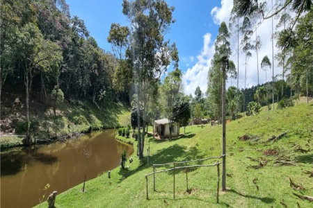 Sítio à venda com 2 quartos, sendo 1 suíte, no Centro, Salesópolis, SP