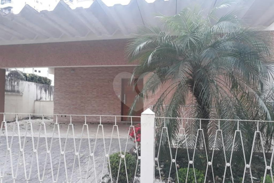 Casa à venda com 4 quartos, sendo 2 suítes, em Santana, São Paulo, SP
