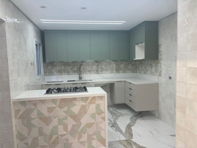 Sobrado à venda com 3 quartos, sendo 2 suítes,  em Santana, São Paulo, SP