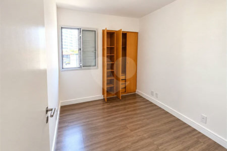 Apartamento de 44 m² com 2 dormitórios, varanda integrada e 1 vaga na Vila Guarani