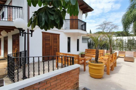 Casa à venda com 5 suítes em Jardim Leonor, São Paulo, SP