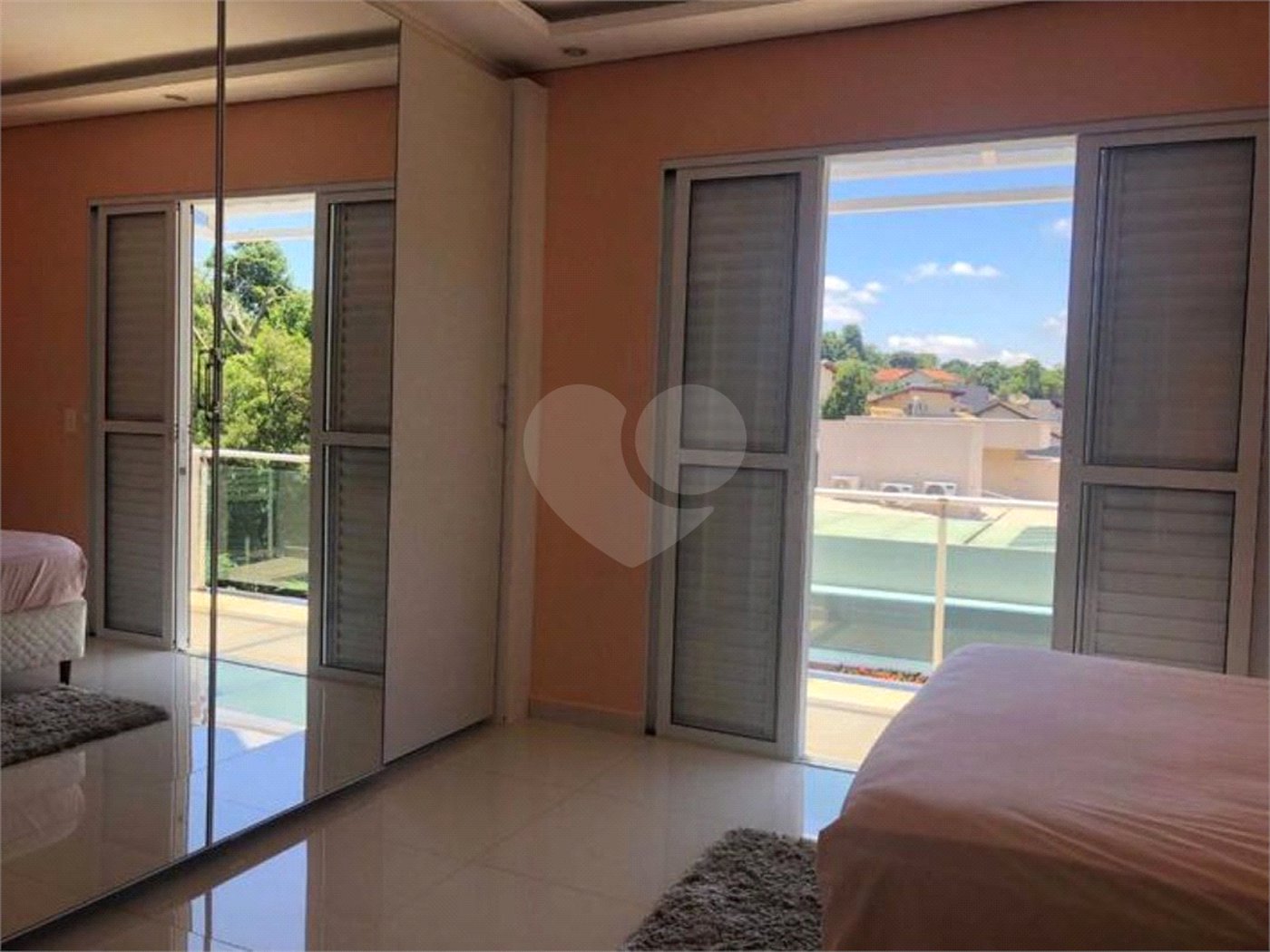 Casa à venda com 4 quartos, sendo 2 suítes, no condomínio Terras de São Francisco, Vinhedo - SP