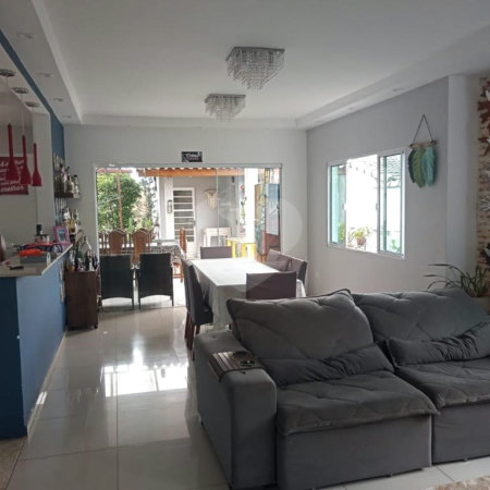 Casa à venda com 4 quartos, sendo 3 suítes, no condomínio Refúgio do Sauá I, Atibaia - SP