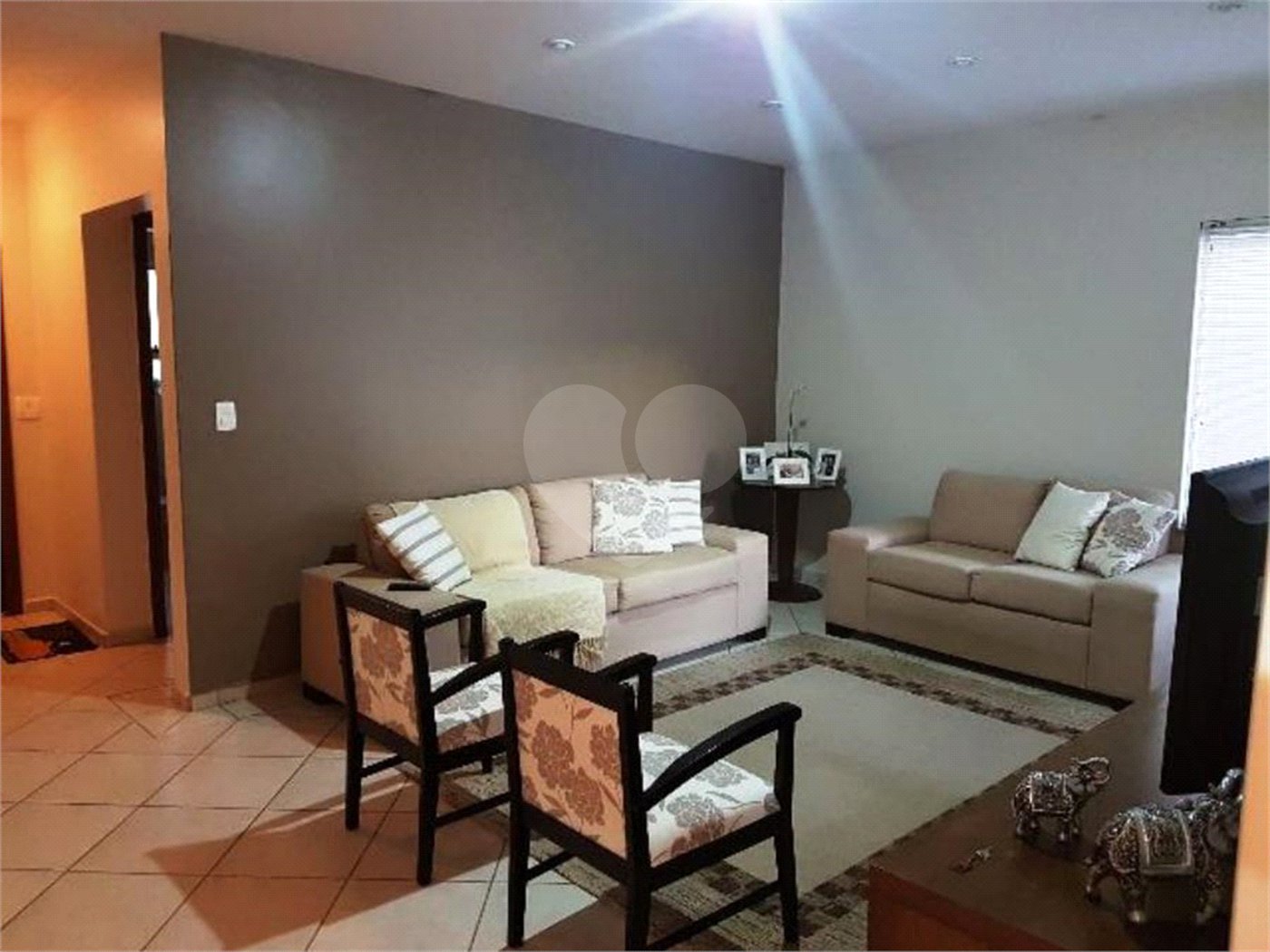 Casa à venda com 4 quartos, sendo 1 suíte, no condomínio Residencial Esplanada, Salto - SP