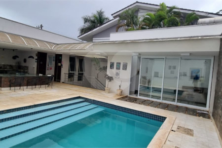 Casa à venda com 5 quartos, sendo 2 suítes, no condomínio Swiss Park, São Bernardo do Campo - SP