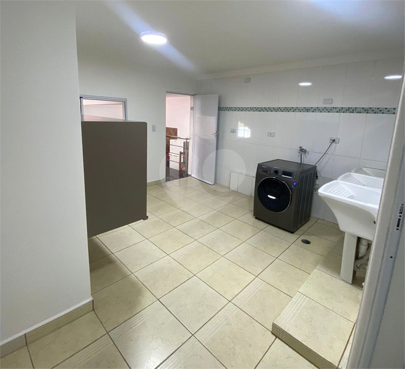 Casa à venda com 4 suítes no condomínio Aruã, Mogi das Cruzes - SP