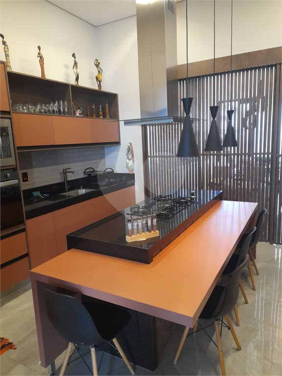 Casa à venda com 3 suítes no condomínio Reserva Real, Paulínia - SP