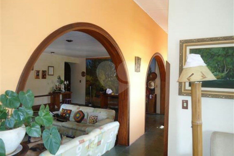 Casa à venda com 4 quartos, sendo 2 suítes, em Vila Machado, Mairiporã, SP