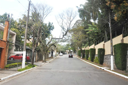 Sobrado à venda com 4 quartos, sendo 2 suítes,  em Alto da Boa Vista, São Paulo, SP
